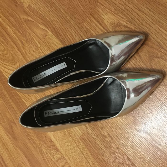 Сребристи обувки bershka 38 номрр