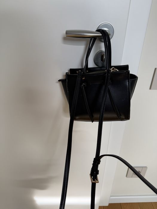 Малка черна чанта ZARA