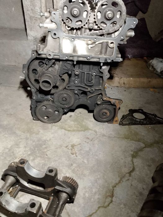 Двигател 651 Мерцедес 2,2 дизел, глава.