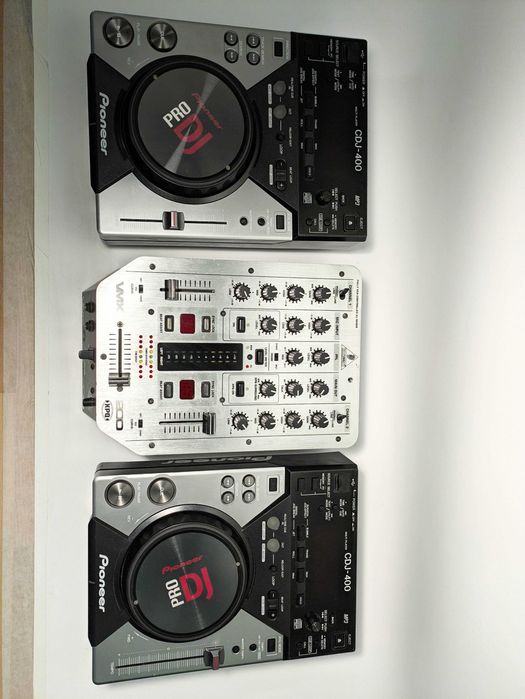 DJ сет 2x плеъра Pioneer CDJ-400 + миксер Behringer VMX 200 + куфар