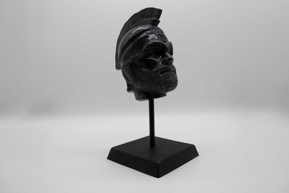 Ръчно изработена портретна глава „Один“ – вдъхновена от върховния бог