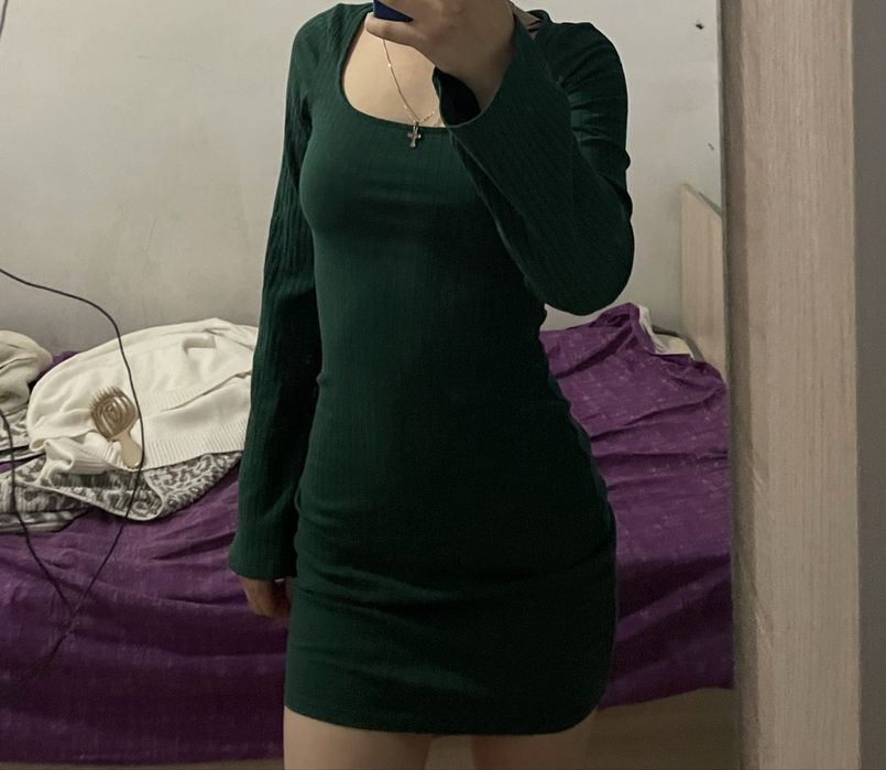 Продам 2 платья б/у