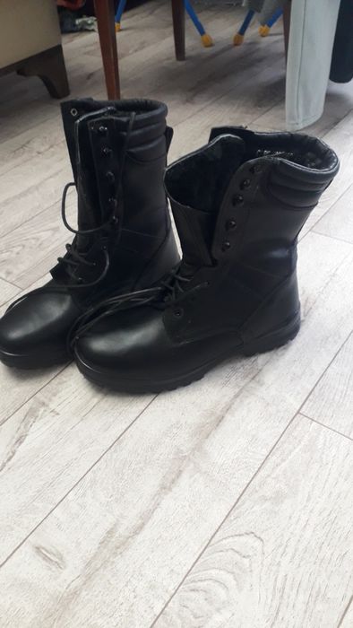 (Берцы) Ботинки с высоким берцем.