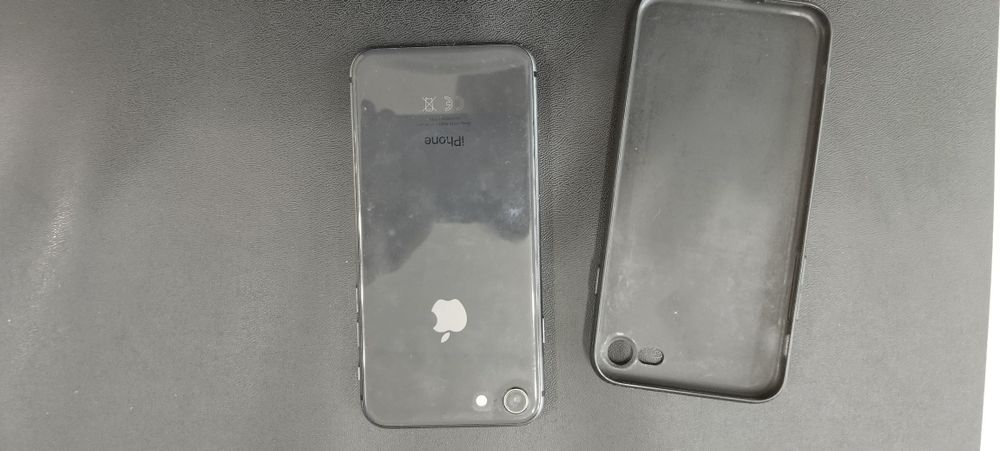 Продам iPhone 8 в хорошем состоянии