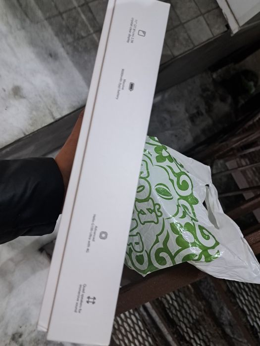 Срочно Продам планшет память 256гв