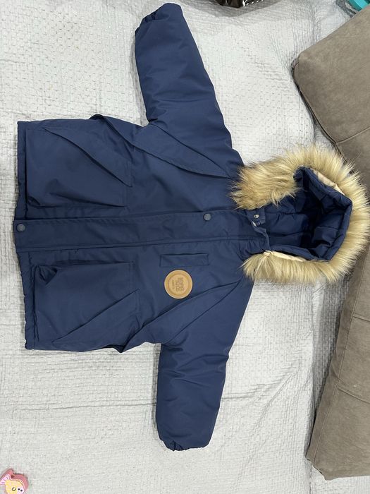 Продается куртка зимняя размер 120.