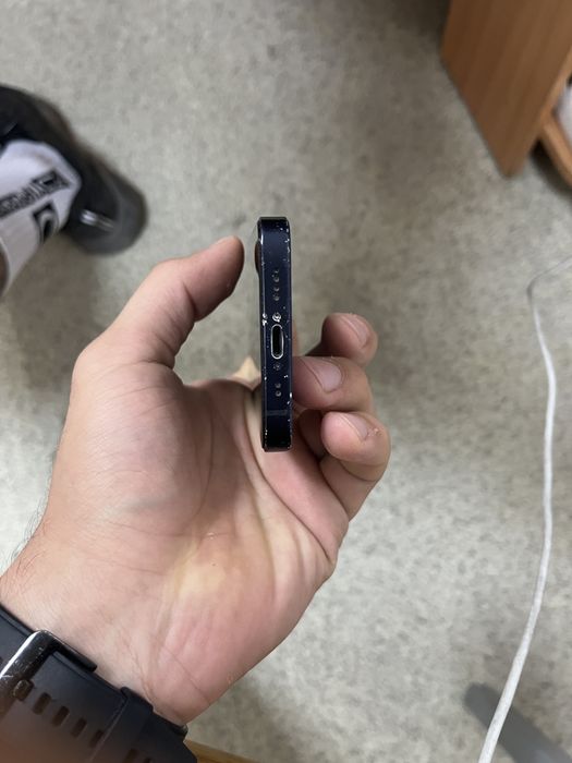 Iphone 12 mini.