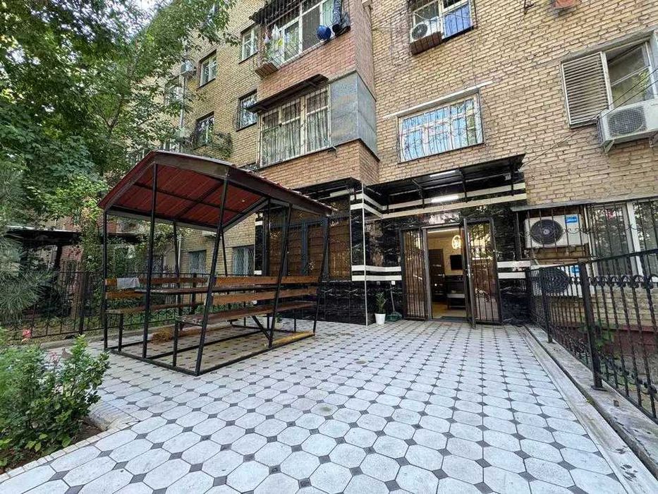 Продается офис на Чиланзаре улица Чопон ота