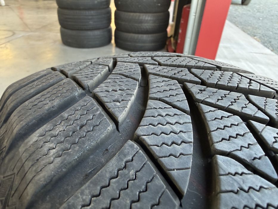 4бр. ОТЛИЧНИ Зимни Гуми С Борд 215/65R/16 **SEMPERIT** DOT:3224- 7.0мм.+6.2мм.