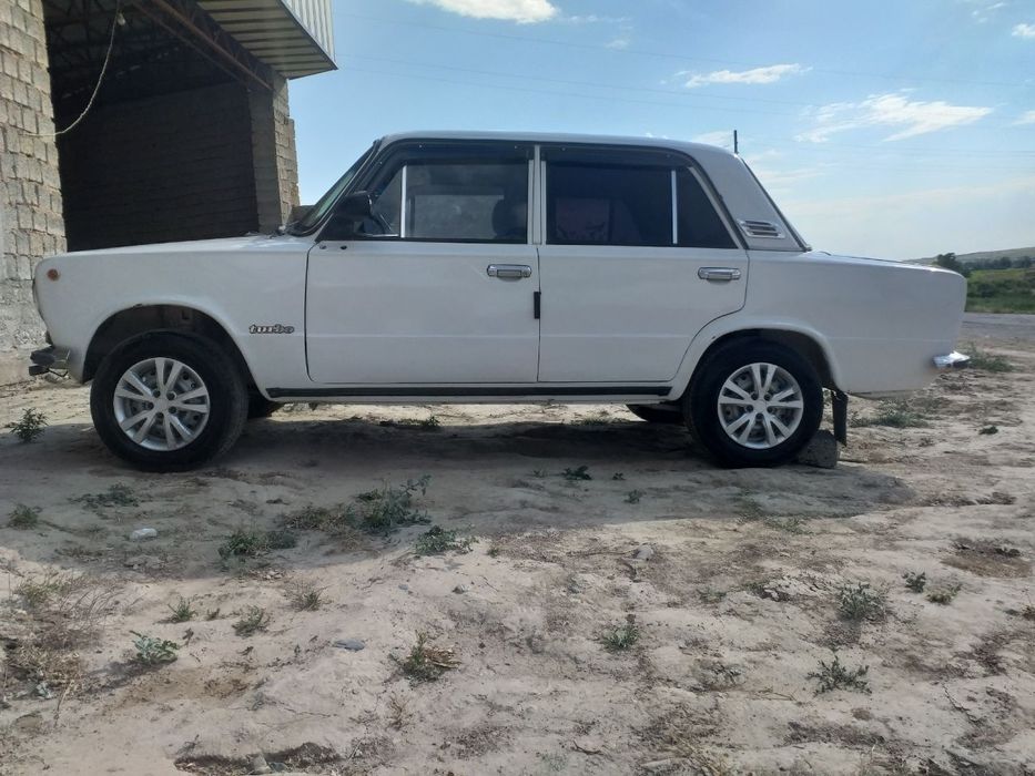 Juguli 011 taxlanggan moshina