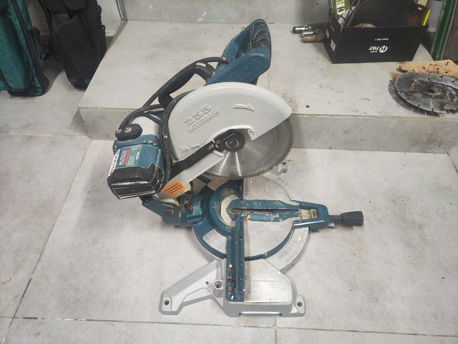 Торцовка Alteco MS2000/ 255BD! Углорез в хорошем состоянии!