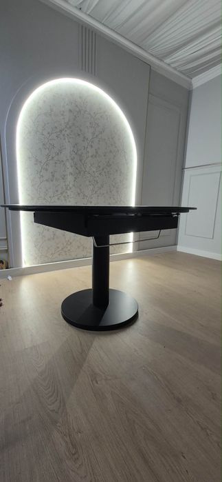 Masa rotunda extensibila neagra!