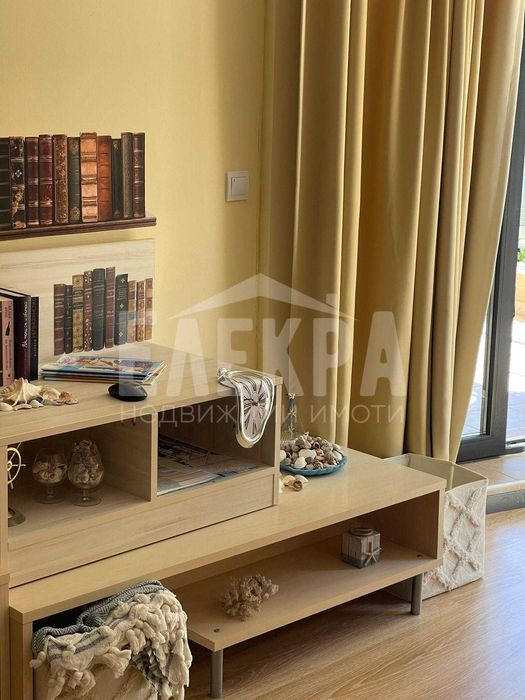 Продава се Тристаен апартамент в Варна, Център - 105 кв.м за 1143 €/кв.м - Снимка #2