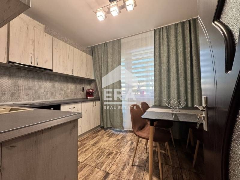 Дава се под наем Четиристаен апартамент в Варна, Младост 1 - 85 кв.м за 887.4 € - Снимка #8