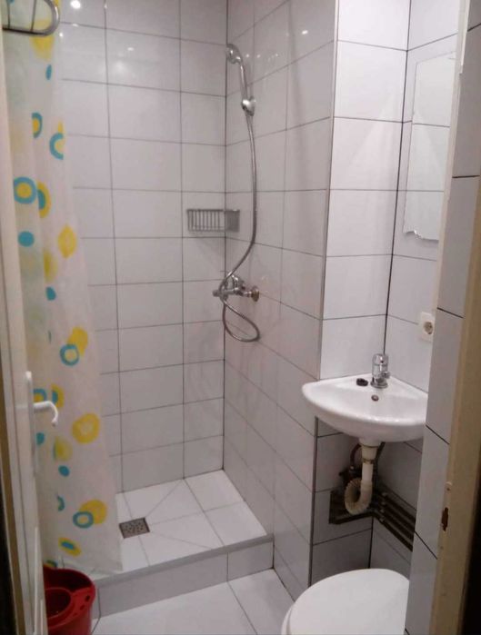 Închiriez garsioniere
