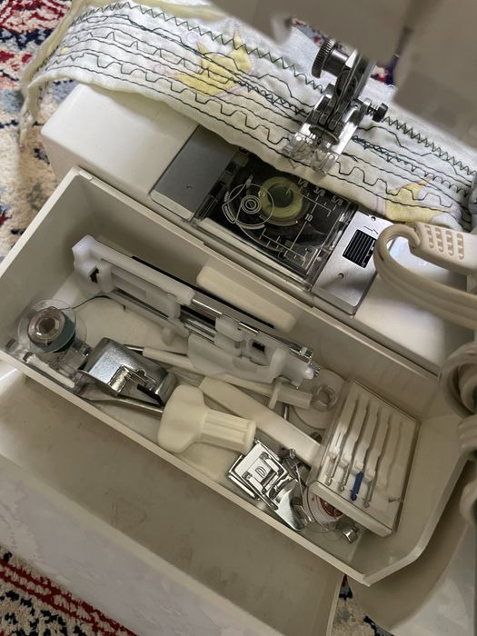 Швейная машина Janome 7524 E