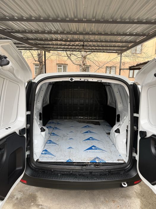 Lada largus furgon ………..