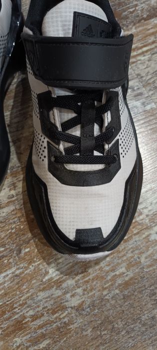 Маратонки адидас 33 номер