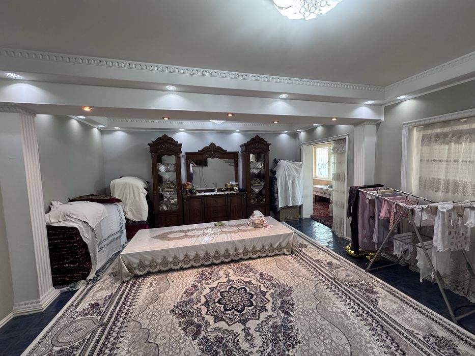 Юнусабад 14 квартал 5/4/5 удвоенный зал 110 кв.м. не торец=