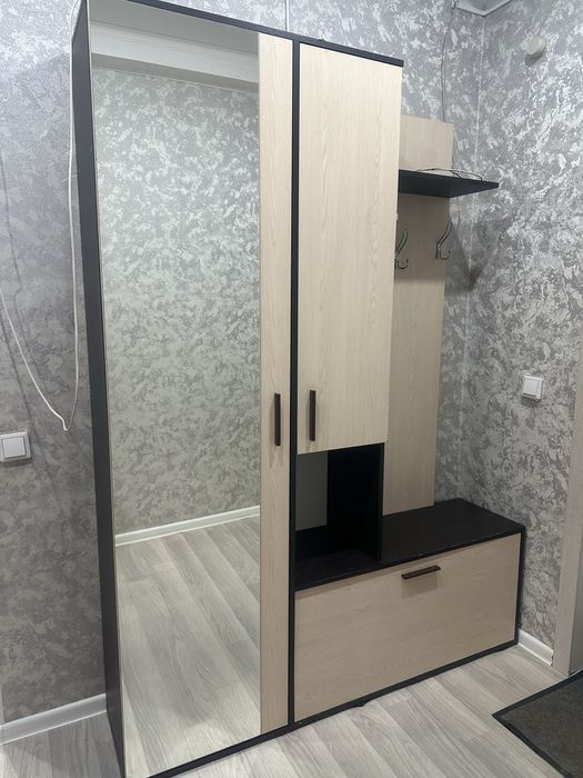 Продам шкаф для прихожий