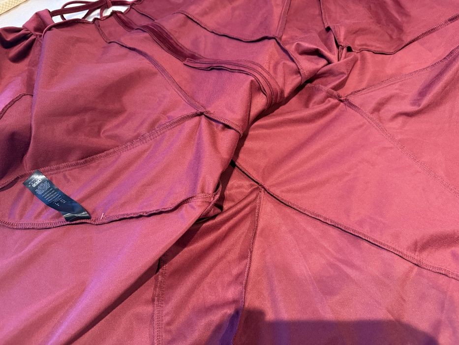 Кокетна рокля в цвят бордо. НОВА!