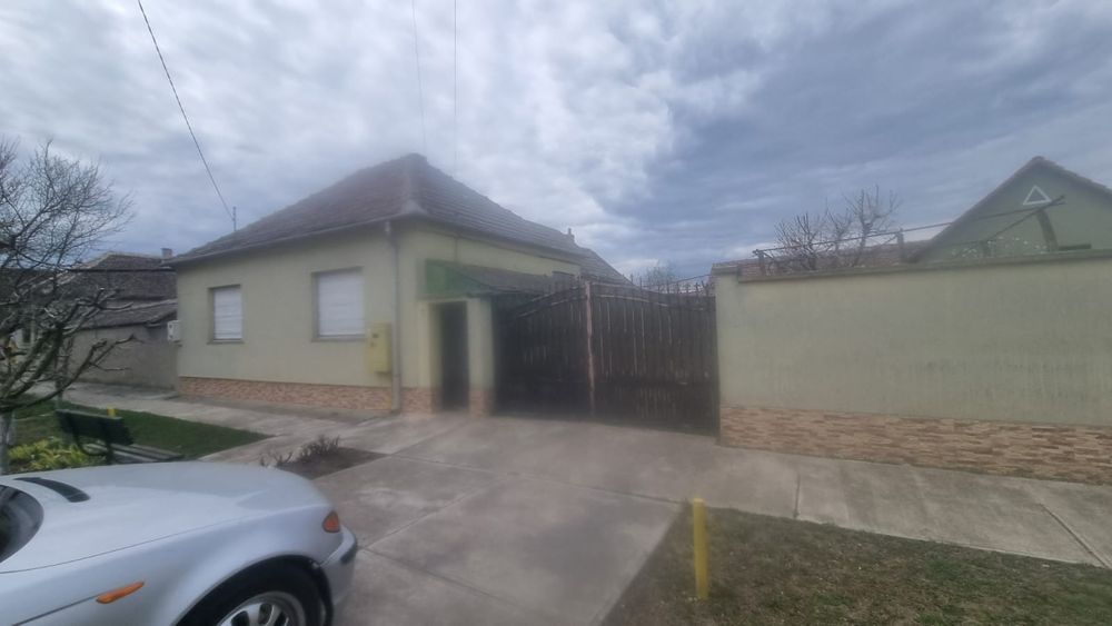 Vand casa cu gradina in Santana jud.Arad