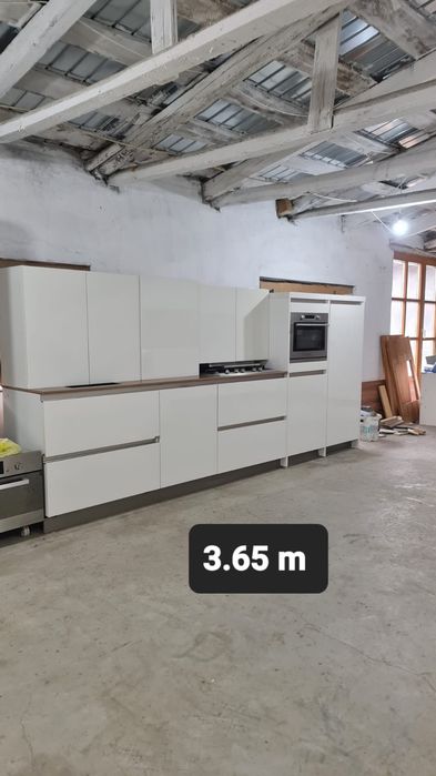 Mobila de lemn masiv cu electrocasnice incluse si blat nou