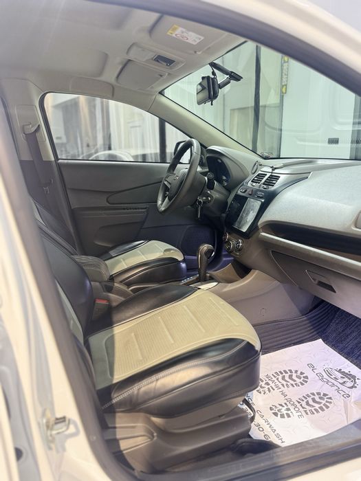 Kobalat 2024 Yil Oq Rang Kraska Top Toza