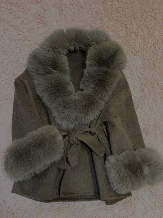 Haina de blana eleganta
