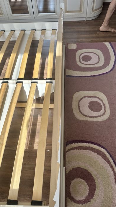 Кровать двуспальная