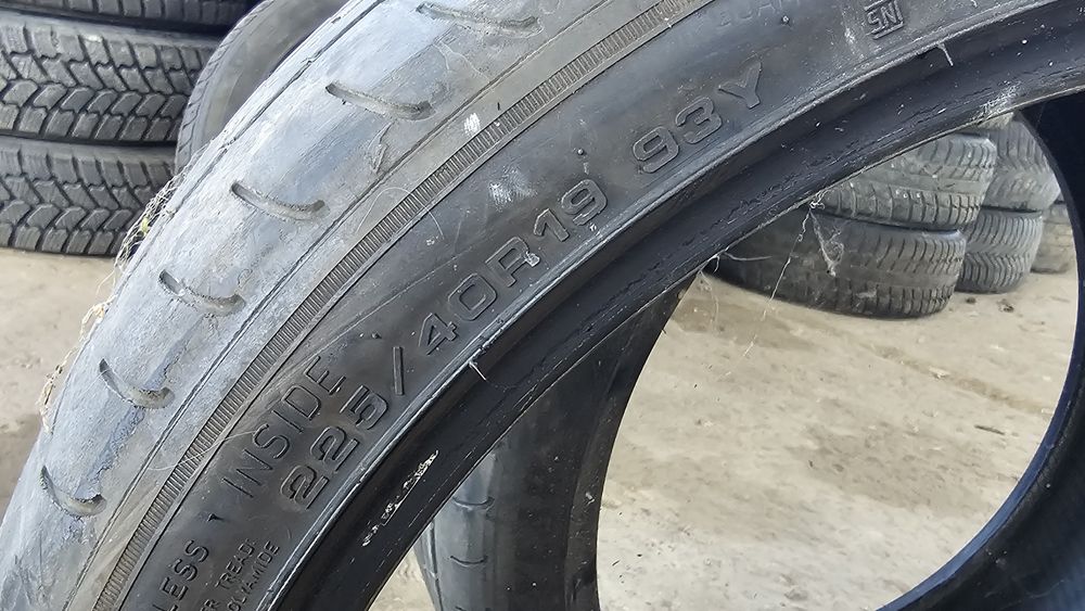 2 броя летни гуми Goodyear 225 40 19