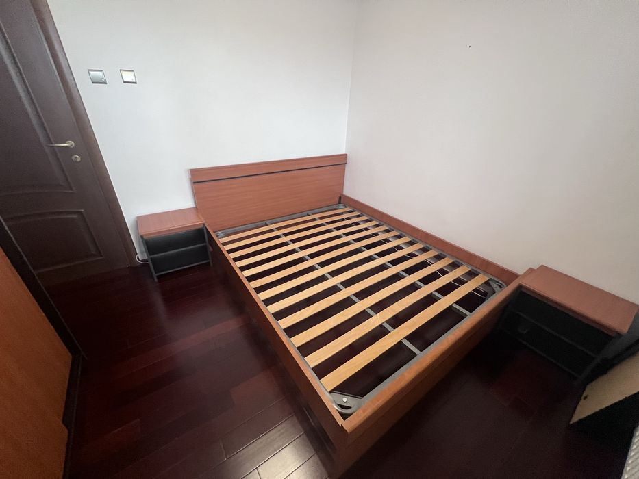 Vand cadru pat lemn+somiera pt saltea+2 noptiere