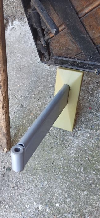 Стенна стойка за телевизор