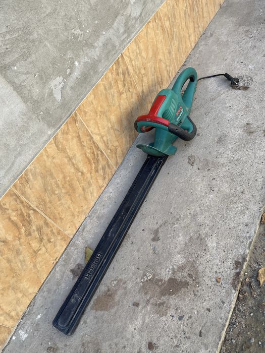 Fierastrau/foarfeca BOSCH electica tuns gard viu