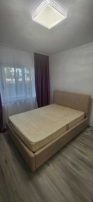 Inchiriez apartament cu 3 camere