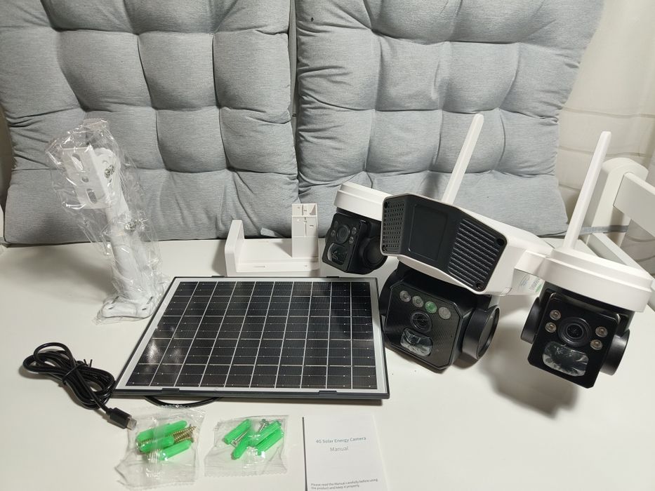 Cameră supraveghere cu panou solar