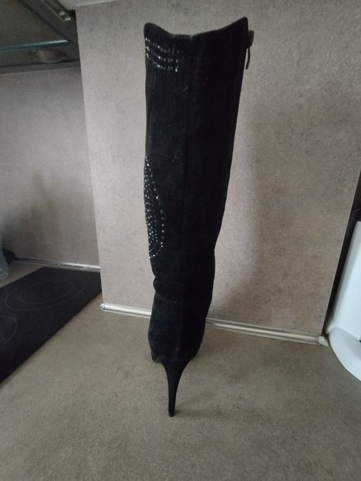 Чисто нови официални ботуши