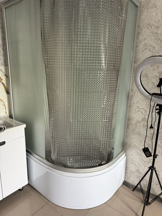 Душевая б/у в  хорошем состояние