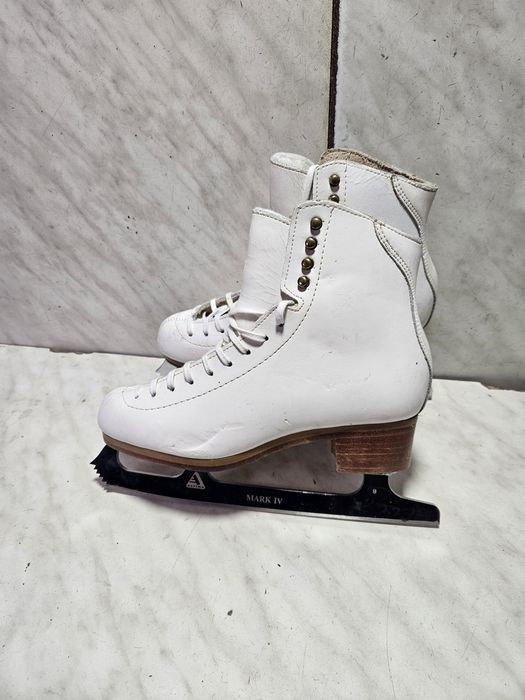 Patine 2009 gheata patinaj artistic  Jackson marime 36-37 (24 cm)