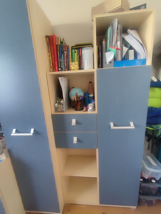 Продавам мебели за детска стая, подходящи за момче!