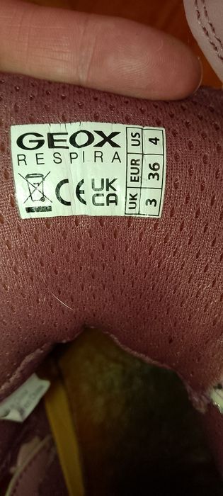 Кроссовки Geox демисезонные.