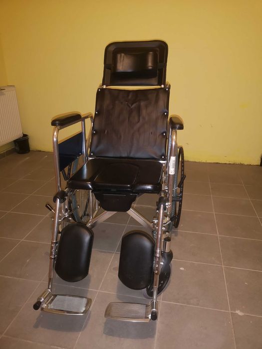 Scaun cu rotile, pliabil, cu vas de toaleta / WC, max. 100kg