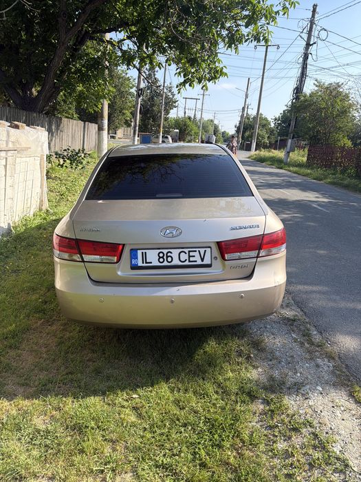 Vând Hyundai Sonata
