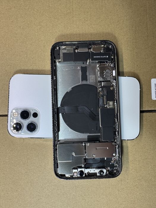 Корпус задно стъкло iphone 12 pro iphone 11 pro se3