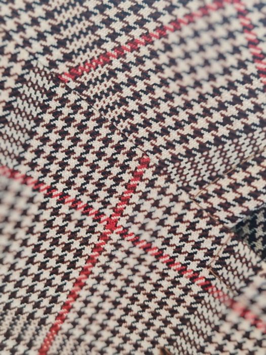 Costume stofă superioara bărbați 250 ron bucata.