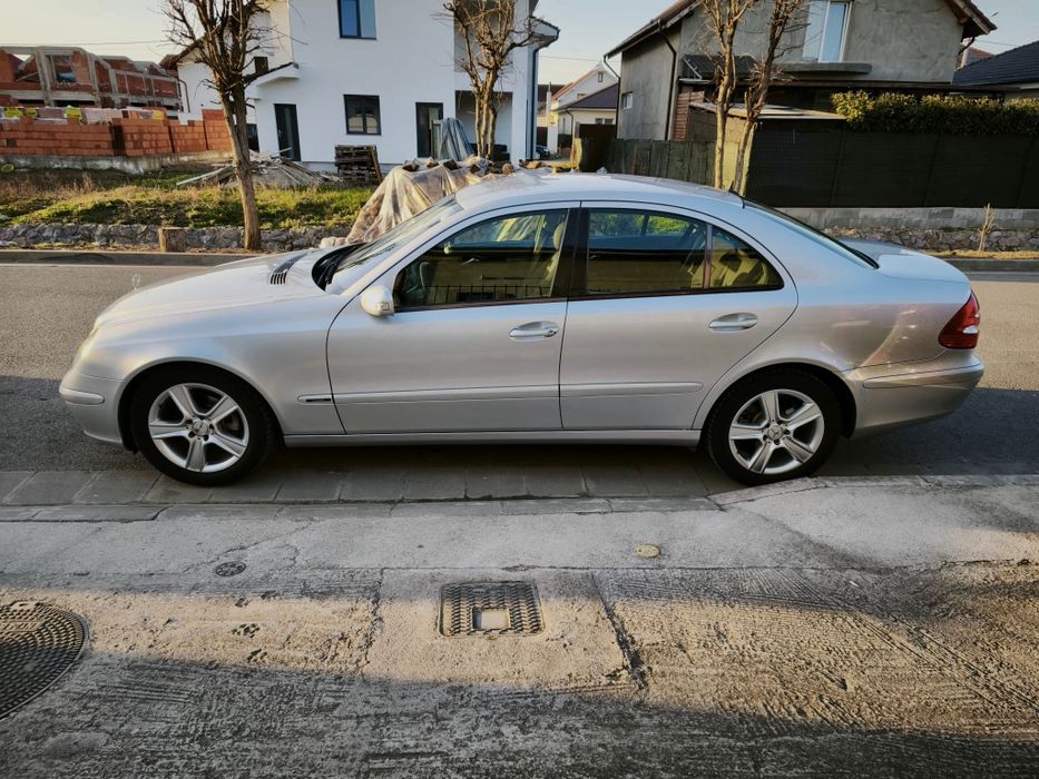 Mercedes W211 E class