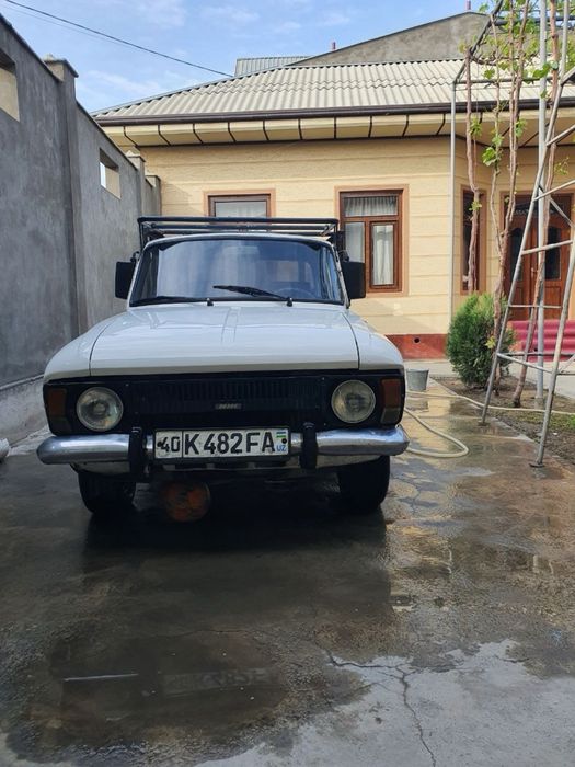 Perashkavoz.  Maskvich  yuk moshina