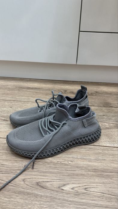 Продам обувь в отличном состоянии