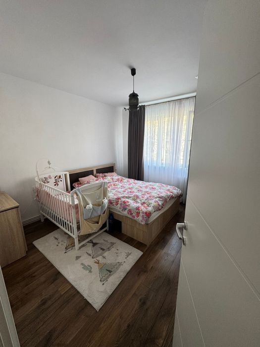 Inchiriez apartament