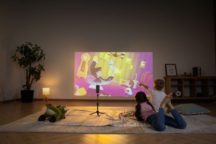 Mini proiector Anker Nebula Apollo, Android TV, 200 Lumens